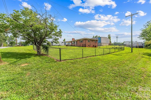 691 Central Street, Hudson, NC 28638