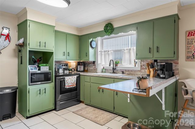 691 Central Street, Hudson, NC 28638