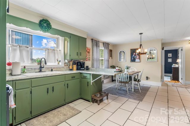 691 Central Street, Hudson, NC 28638