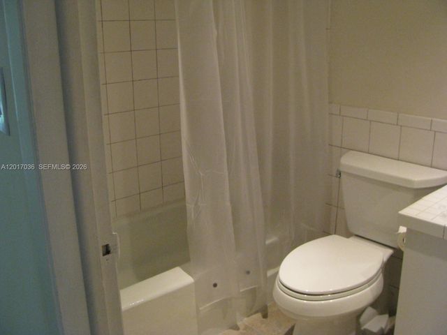 10832 N Kendall Dr U11, Miami, FL 33176