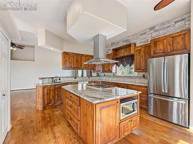 449 S Siesta Lane, Pueblo, CO 81007