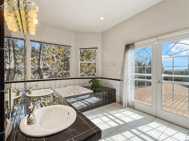 449 S Siesta Lane, Pueblo, CO 81007