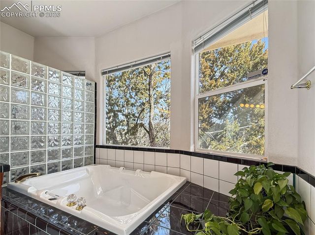 449 S Siesta Lane, Pueblo, CO 81007