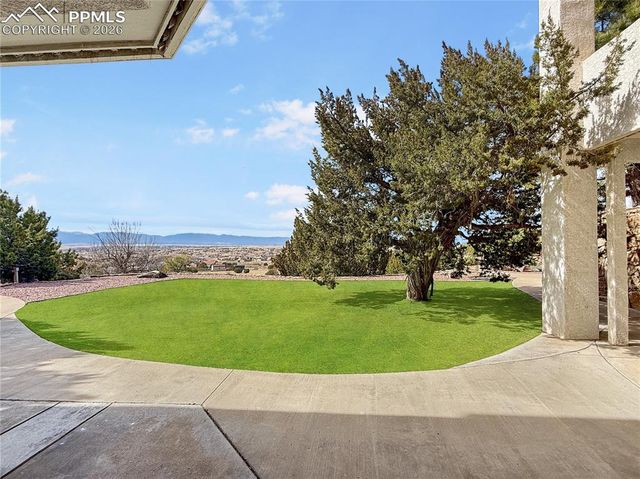 449 S Siesta Lane, Pueblo, CO 81007