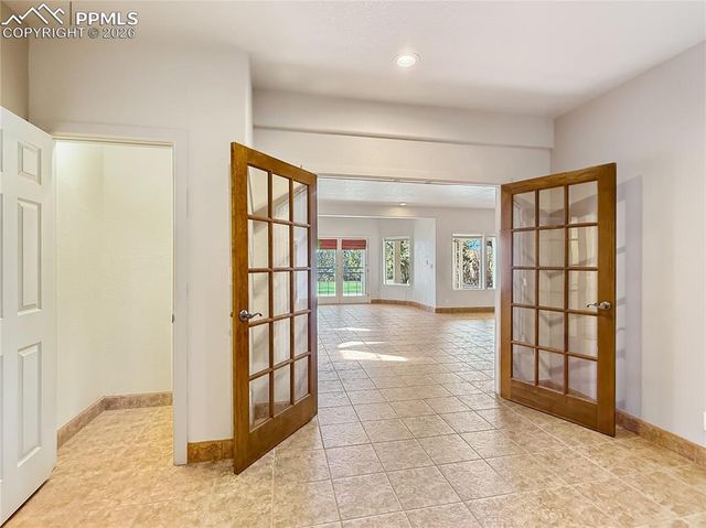 449 S Siesta Lane, Pueblo, CO 81007