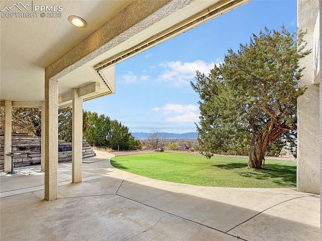 449 S Siesta Lane, Pueblo, CO 81007