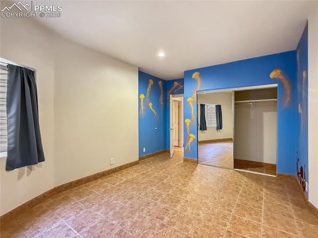 449 S Siesta Lane, Pueblo, CO 81007