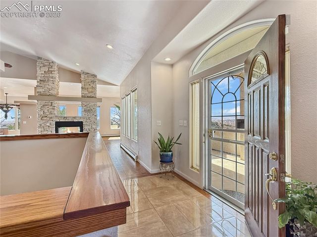 449 S Siesta Lane, Pueblo, CO 81007