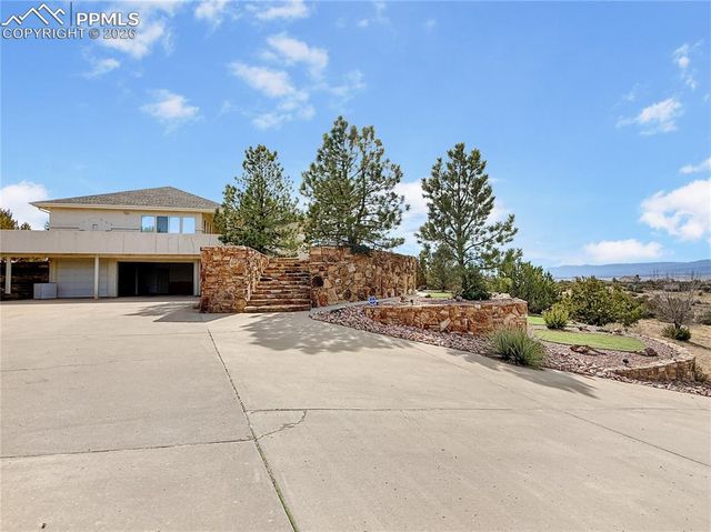 449 S Siesta Lane, Pueblo, CO 81007