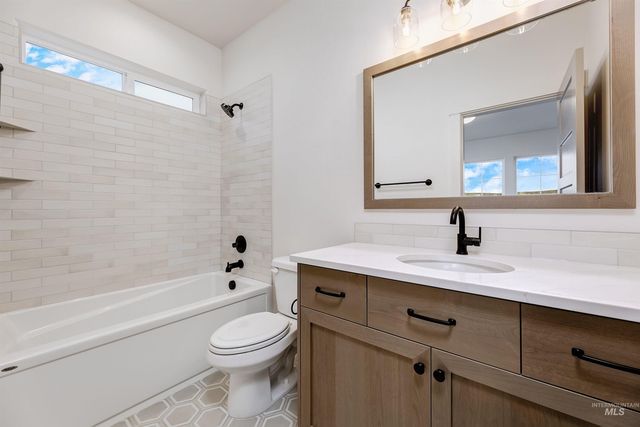 2901 E Mardia St, Meridian, ID 83642