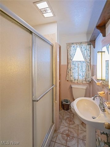 1012 39TH Street, Vienna, WV 26105