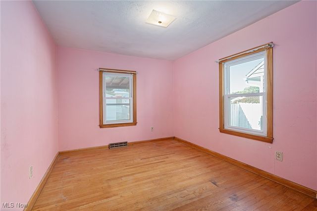 1012 39TH Street, Vienna, WV 26105