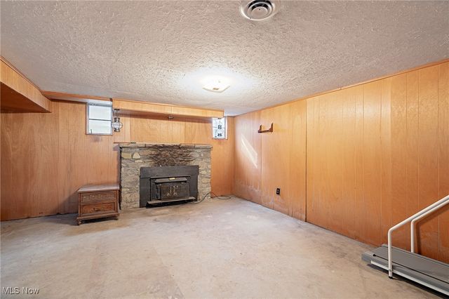 1012 39TH Street, Vienna, WV 26105