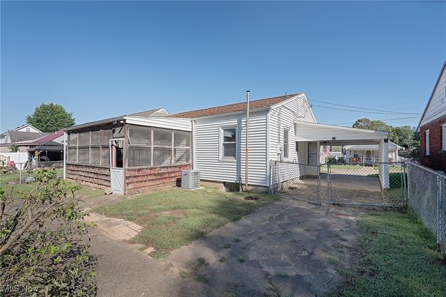 1012 39TH Street, Vienna, WV 26105