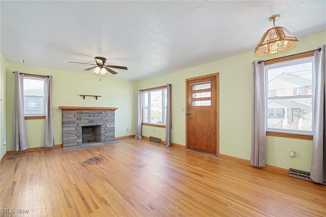 1012 39TH Street, Vienna, WV 26105