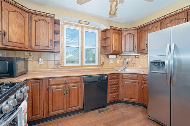 1012 39TH Street, Vienna, WV 26105