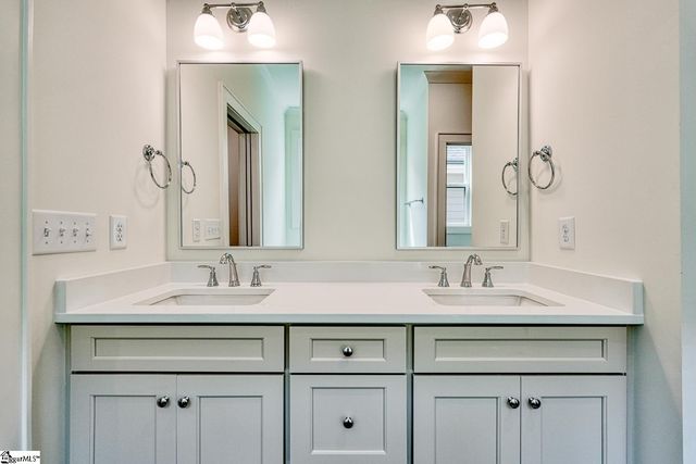 447 Brunswick Lane, Inman, SC 29349
