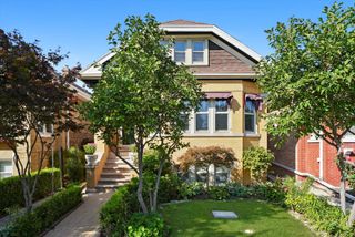 2220 Clinton Avenue, Berwyn, IL 60402