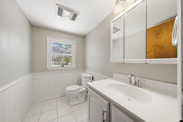 14 Washington Circle, Holbrook, MA 02343