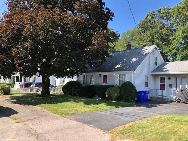 14 Washington Circle, Holbrook, MA 02343