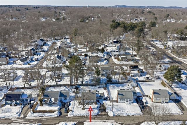 14 Washington Circle, Holbrook, MA 02343