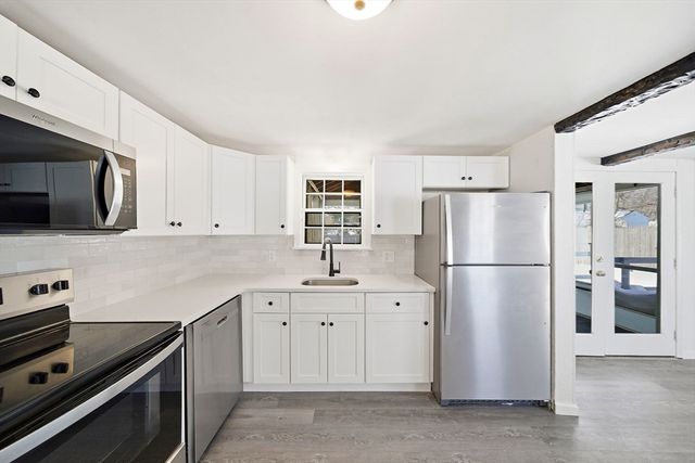 14 Washington Circle, Holbrook, MA 02343