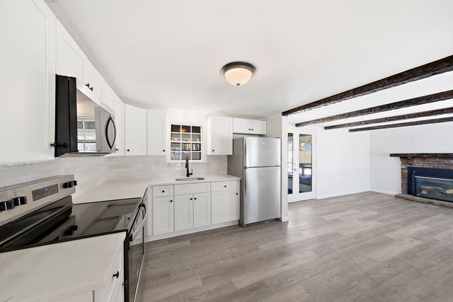 14 Washington Circle, Holbrook, MA 02343