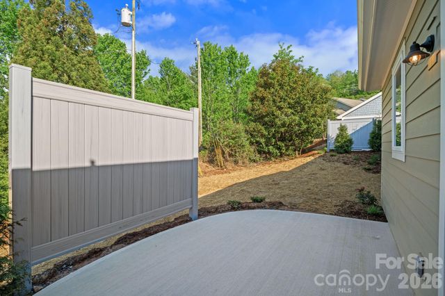 8 Heartleaf Circle, Arden, NC 28704