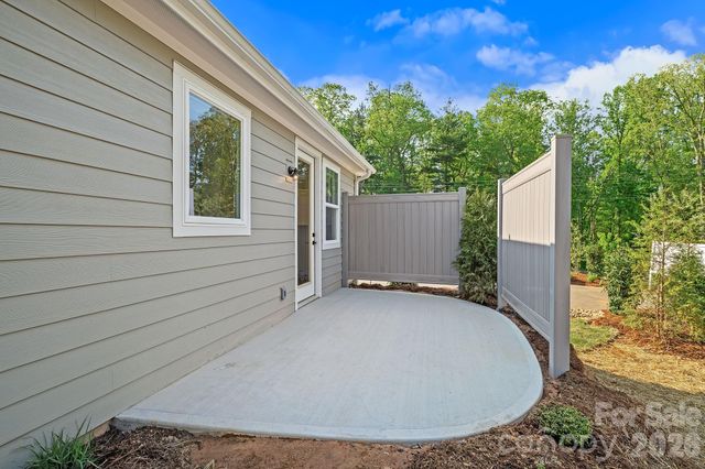 8 Heartleaf Circle, Arden, NC 28704