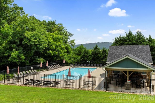 8 Heartleaf Circle, Arden, NC 28704