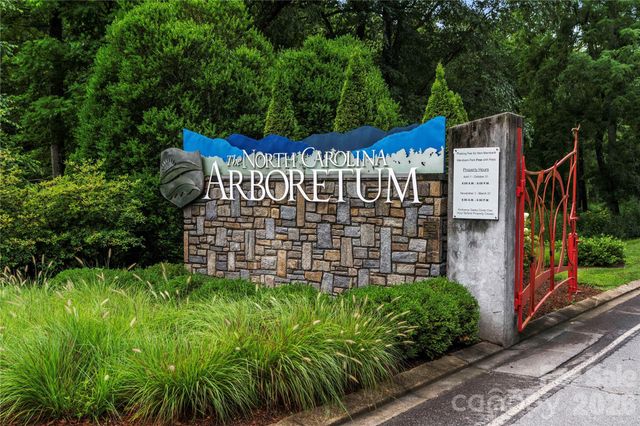 8 Heartleaf Circle, Arden, NC 28704
