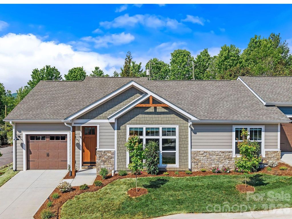 8 Heartleaf Circle, Arden, NC 28704