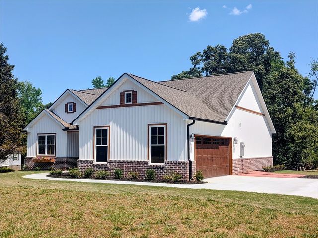 2536 Six Mile Highway, Central, SC 29630