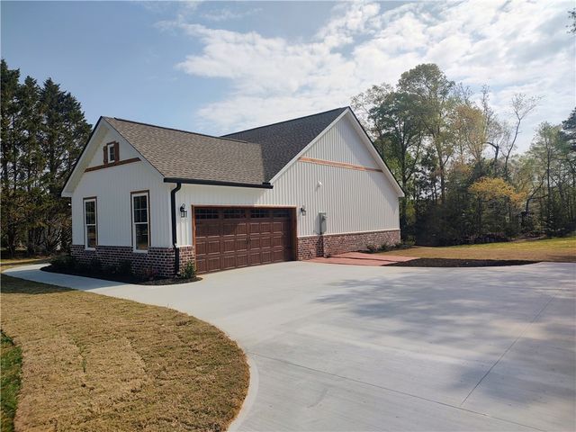 2536 Six Mile Highway, Central, SC 29630
