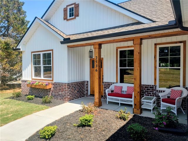 2536 Six Mile Highway, Central, SC 29630