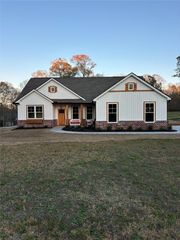 2536 Six Mile Highway, Central, SC 29630