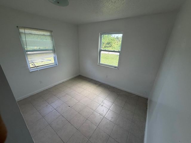 5001 EASTWOOD Drive A, Fort Pierce, FL 34951