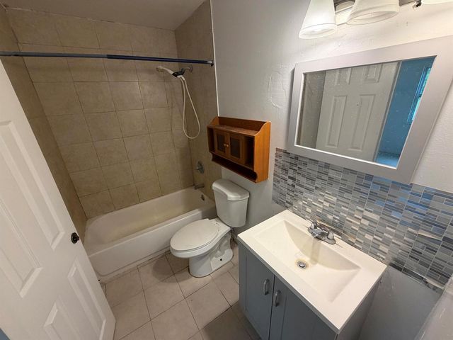 5001 EASTWOOD Drive A, Fort Pierce, FL 34951