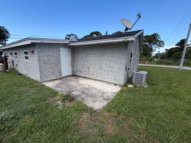 5001 EASTWOOD Drive A, Fort Pierce, FL 34951