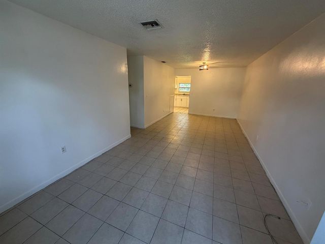 5001 EASTWOOD Drive A, Fort Pierce, FL 34951