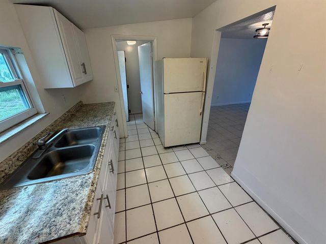 5001 EASTWOOD Drive A, Fort Pierce, FL 34951
