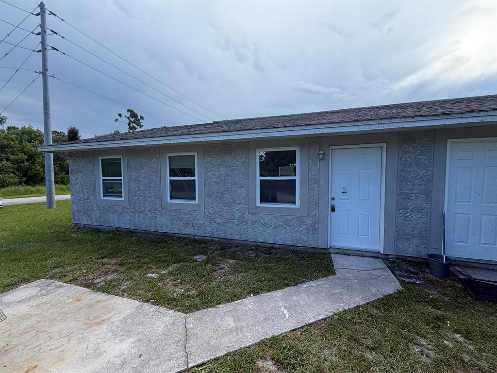 5001 EASTWOOD Drive A, Fort Pierce, FL 34951