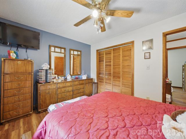 117 Pilots Ridge Drive, Bessemer City, NC 28016