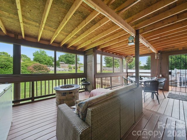 117 Pilots Ridge Drive, Bessemer City, NC 28016