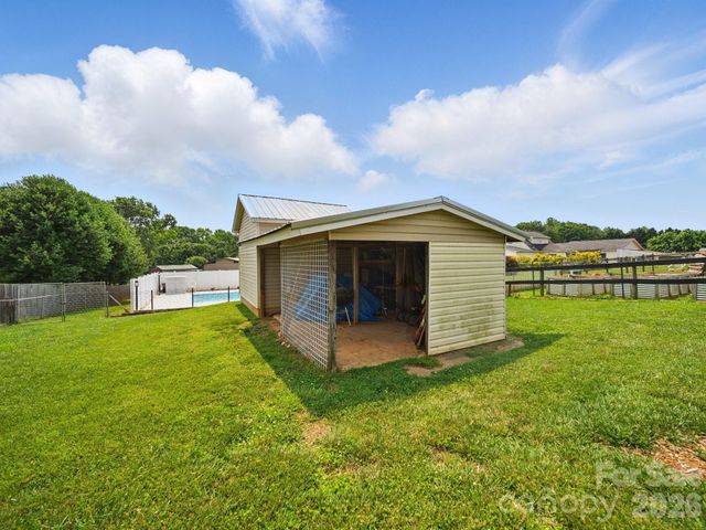 117 Pilots Ridge Drive, Bessemer City, NC 28016