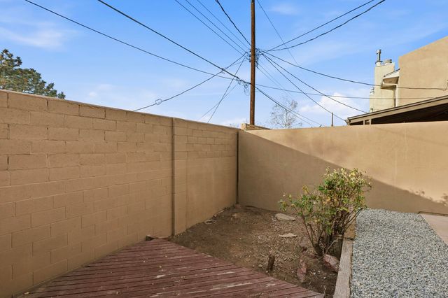 9016 Hendrix Road NE, Albuquerque, NM 87111