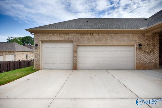 6513 Landsmere Lane NW, Madison, AL 35757