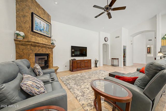 1934 E EVERETT Drive, Phoenix, AZ 85022