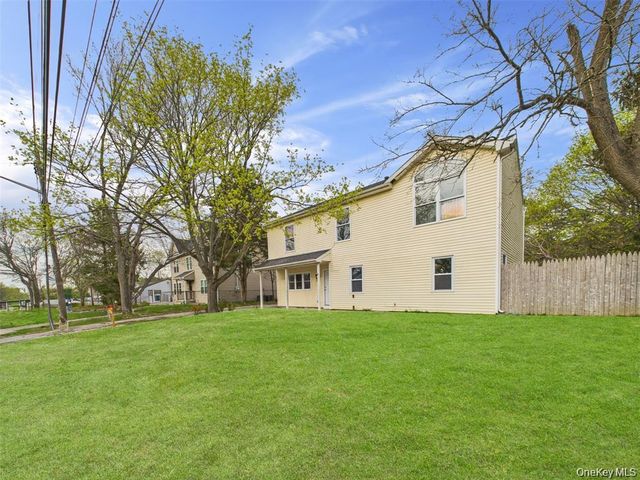 613 Bourdois Avenue, Bellport, NY 11713