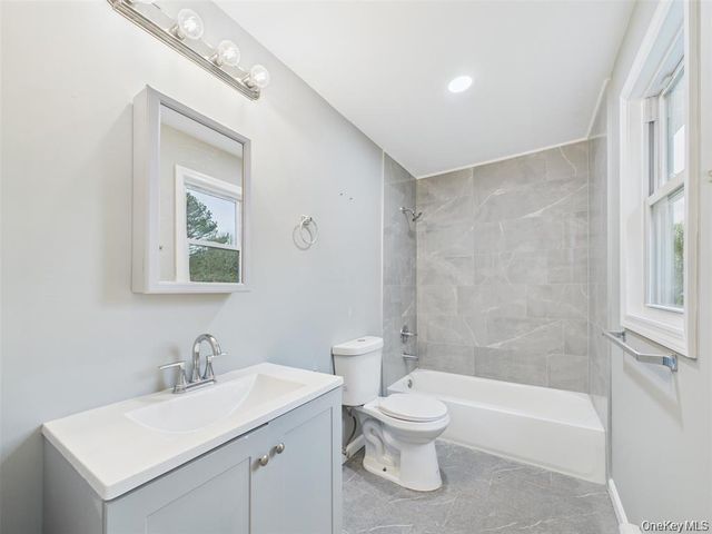 613 Bourdois Avenue, Bellport, NY 11713